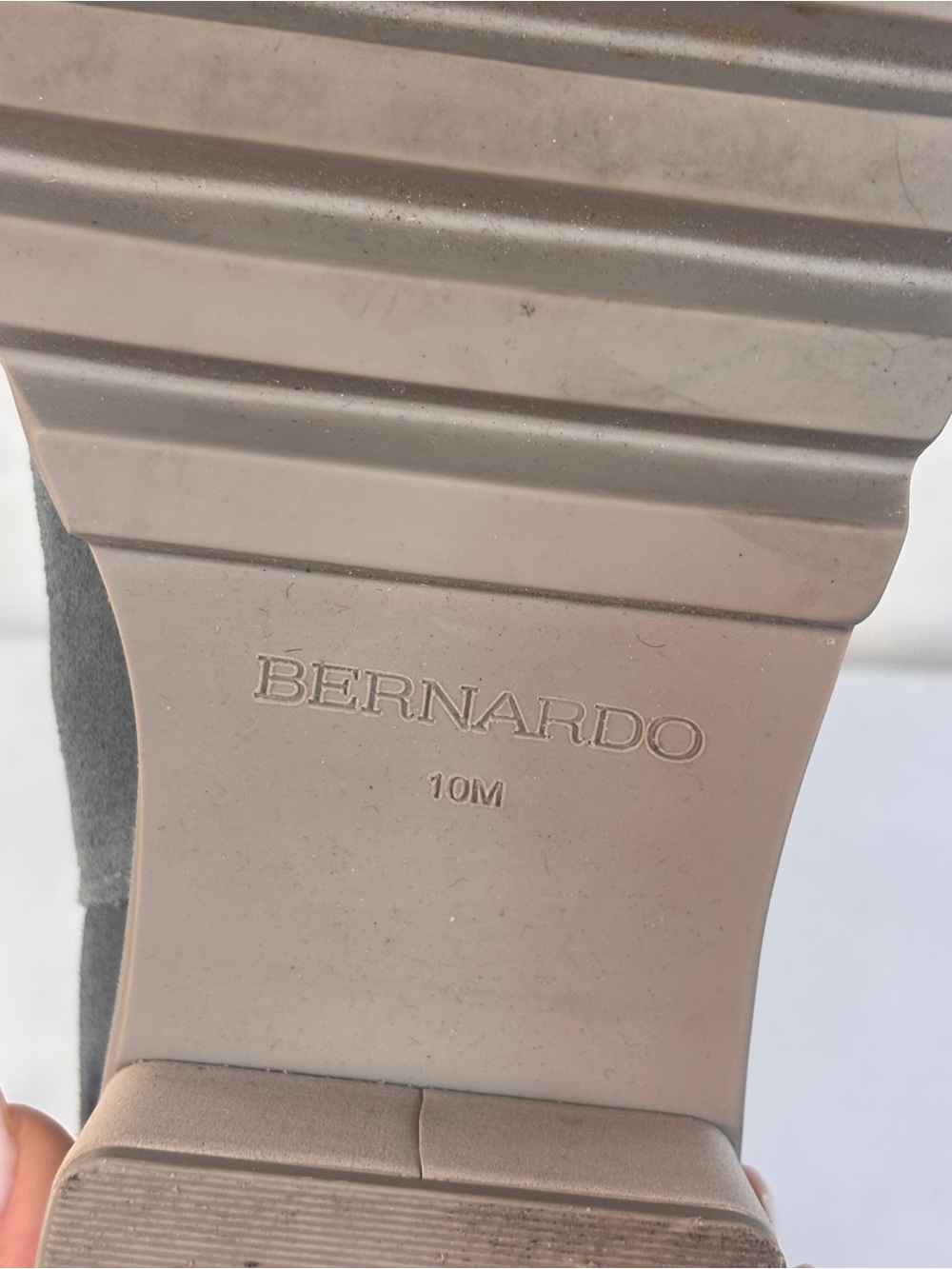 Bernardo Salem Suede Chelsea Boots Storm Gray Cap Toe Water Resistant Women's 10 - Picture 5 of 9